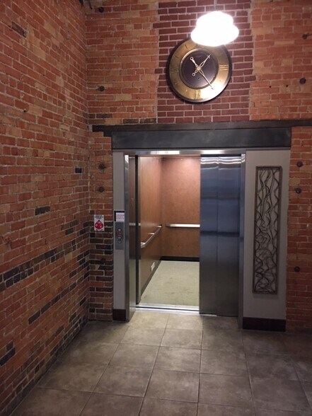 More Photos Of 700 16th St NE, Cedar Rapids Office For Lease