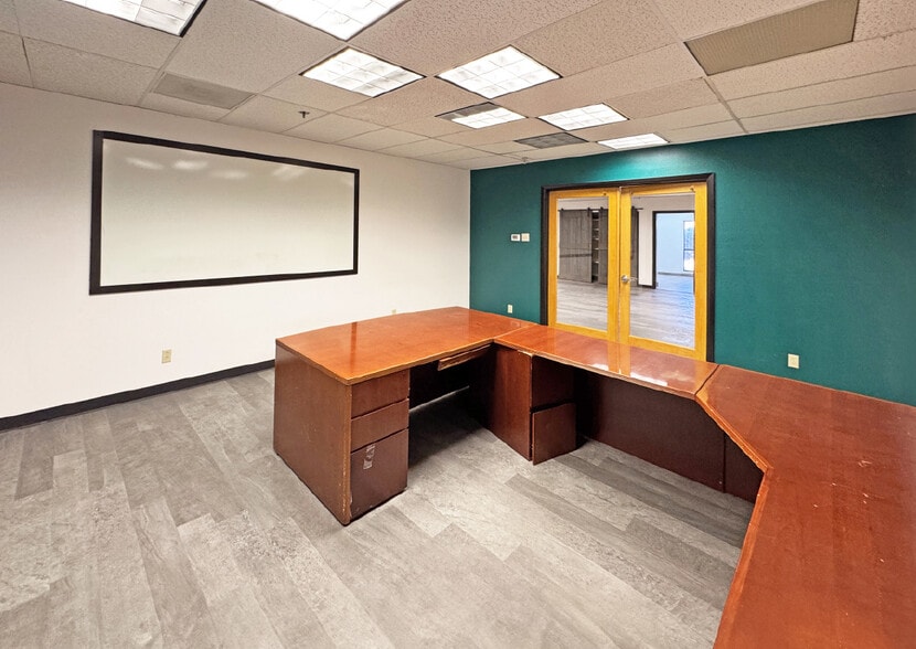 More Photos Of 1920 Columbia Dr SE, Albuquerque Warehouse For Sale