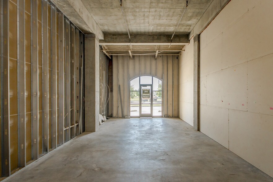 More Photos Of 4001 Nicholson Dr, Baton Rouge Hotel For Lease