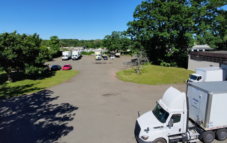 More Photos Of 70 Stoddard Ave, North Haven Warehouse For Sale
