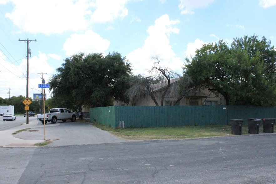 More Photos Of 1405 S Hackberry, San Antonio Assisted Living For Sale