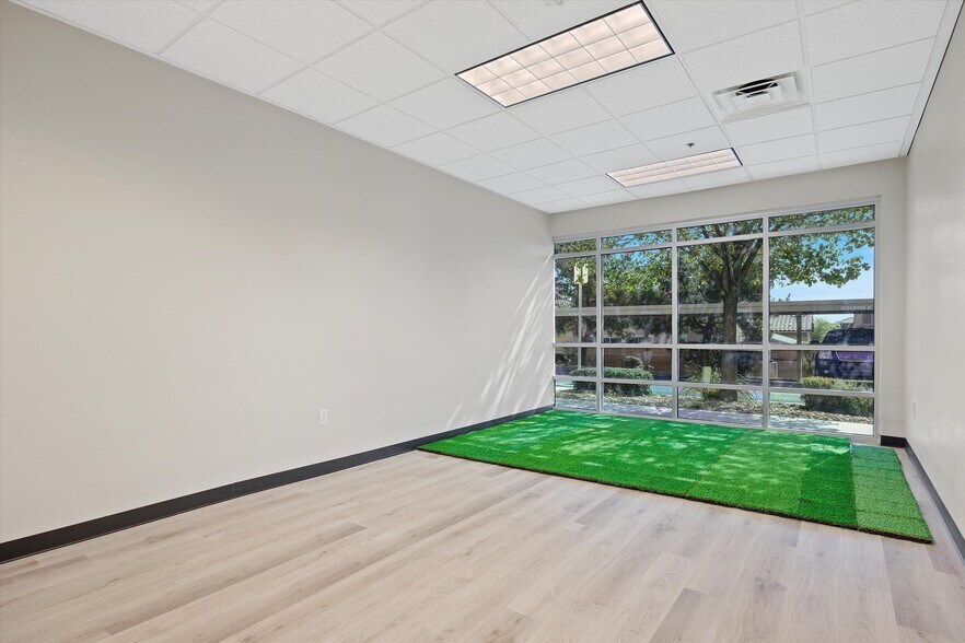 More Photos Of 4130 N Martin Luther King Blvd, North Las Vegas Office For Sale