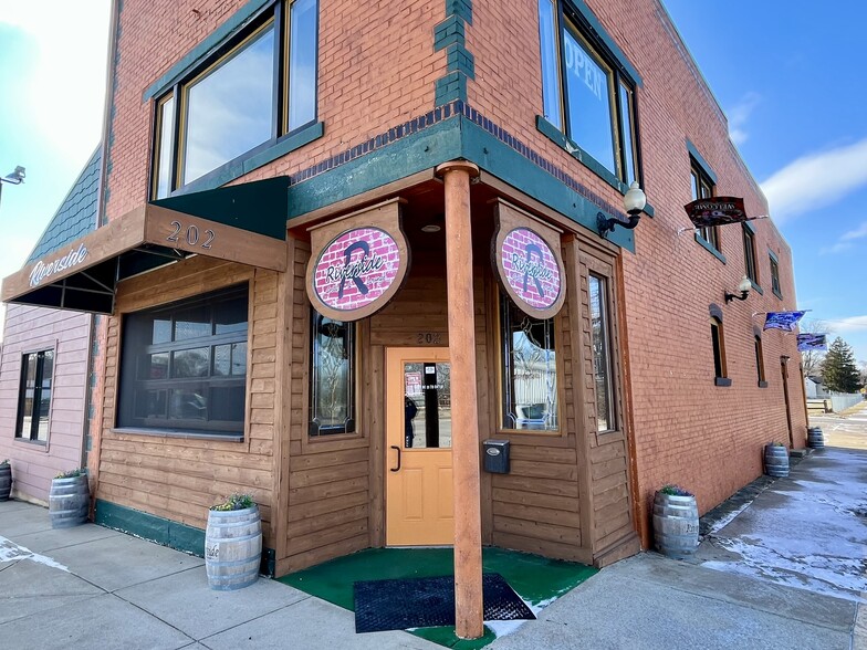 More Photos Of 202 S Broadway, Peru Storefront Retail Residential For Sale