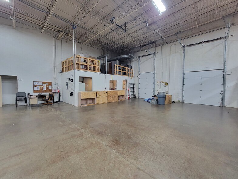 More Photos Of 3701 S Western Ave, Sioux Falls Warehouse For Lease