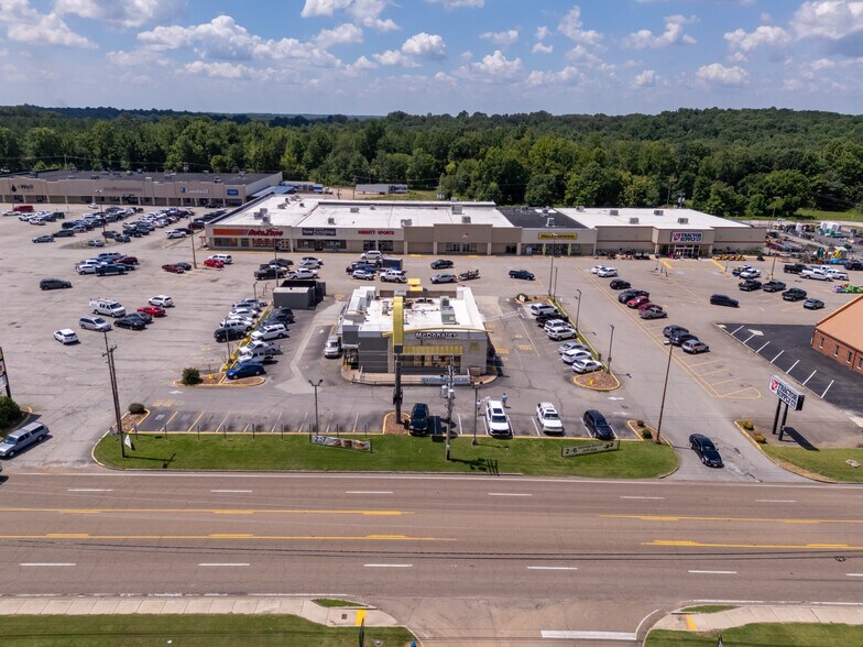 More Photos Of 677 W Church St, Lexington Unknown For Lease