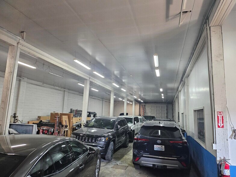 More Photos Of 631 Basin St SW, Ephrata Auto Repair For Sale