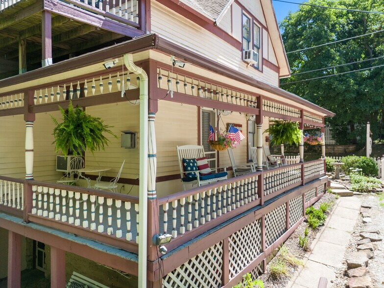 More Photos Of 5 Ojo St, Eureka Springs Hospitality For Sale
