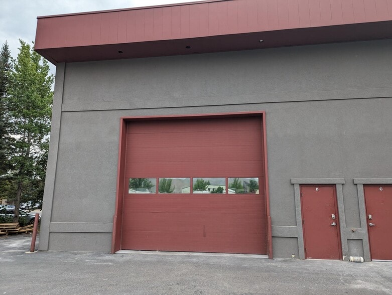 More Photos Of 1730 Lear Ln, Hailey Service For Lease