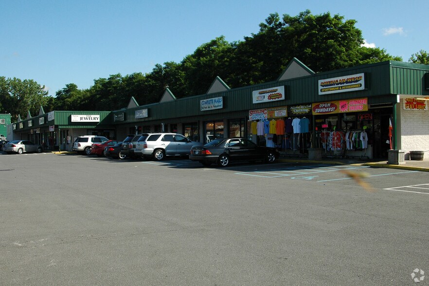 More Photos Of 1702 Chrisler Ave, Schenectady Freestanding For Lease