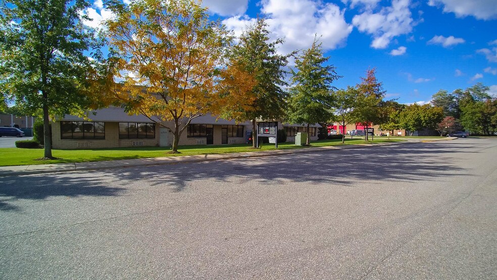 More Photos Of 200 Blydenburgh Rd, Islandia Warehouse For Lease