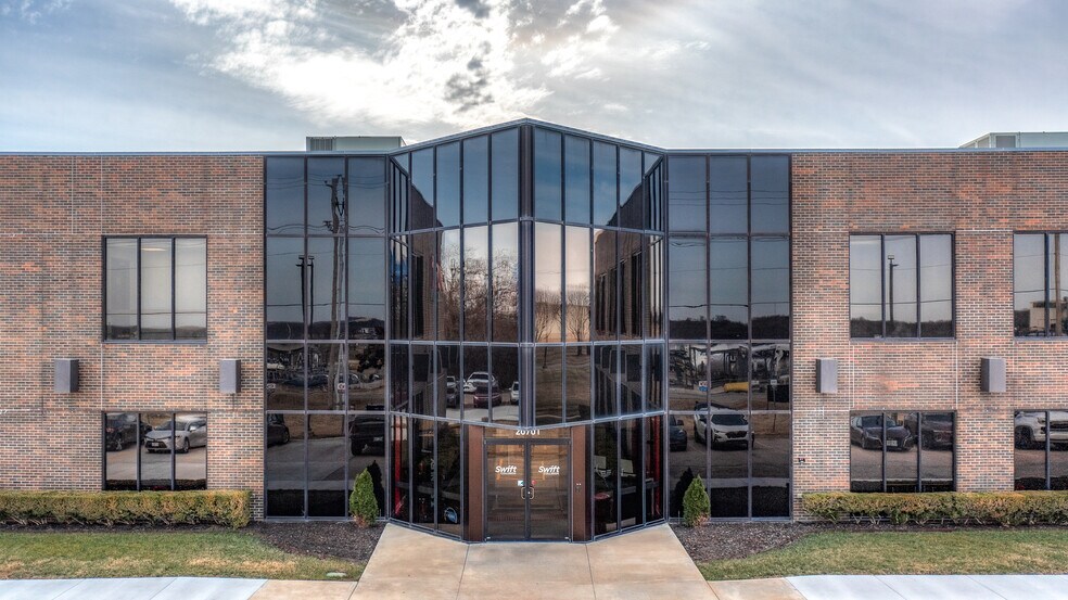 More Photos Of 20701 E 81st St, Broken Arrow Manufacturing For Sale