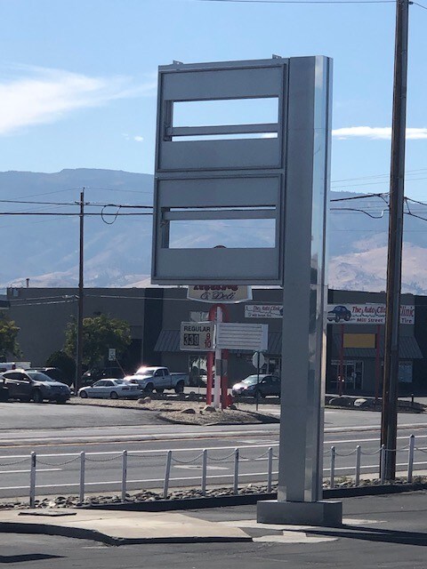 More Photos Of 3223 Mill St, Reno Service For Lease