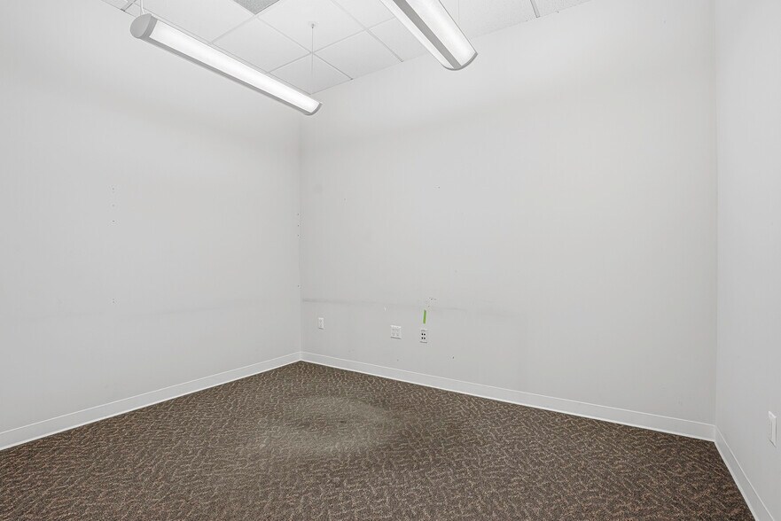 More Photos Of 625 Main St, Fitchburg Office Residential For Lease