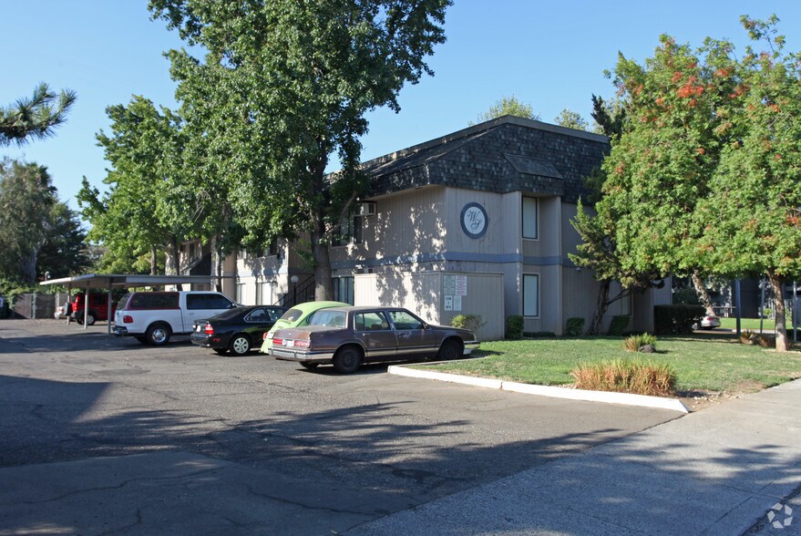 More Photos Of 602-710 Wimbledon Dr, Lodi Apartments For Sale