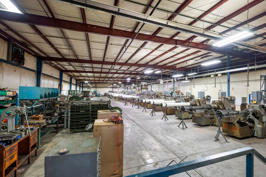 More Photos Of 151 Hanger Cir, Richmond Warehouse For Sale