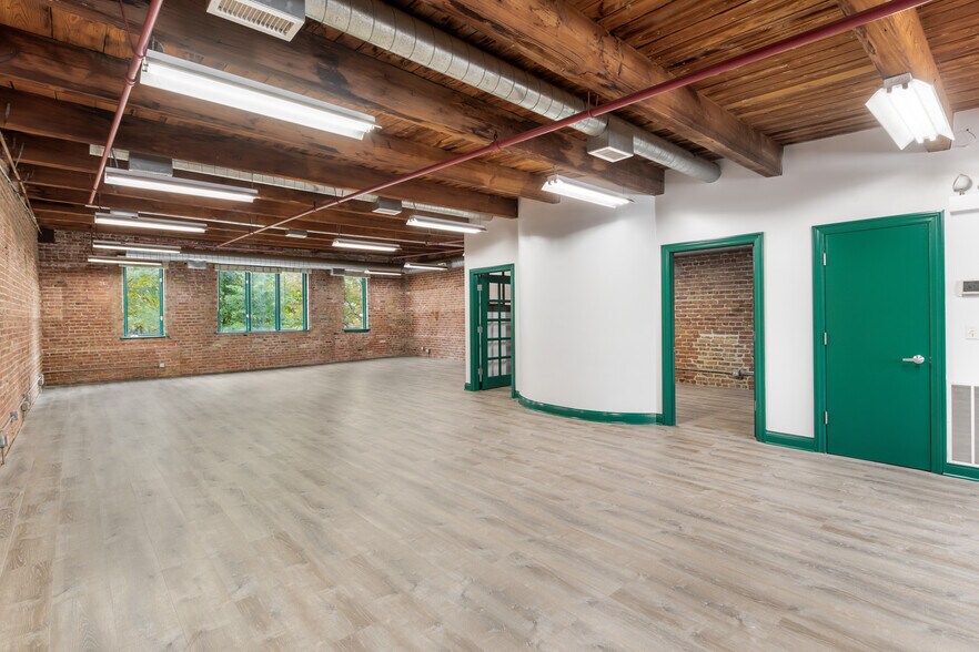 More Photos Of 414 N Carpenter St, Chicago Unknown For Lease