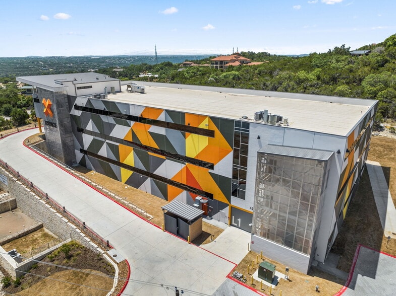 More Photos Of 4229 N FM 620 Hwy, Austin Showroom For Sale