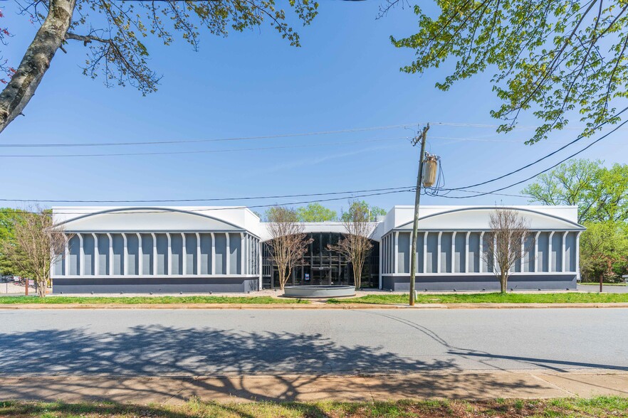 More Photos Of 2719 Westport Rd, Charlotte Warehouse For Lease