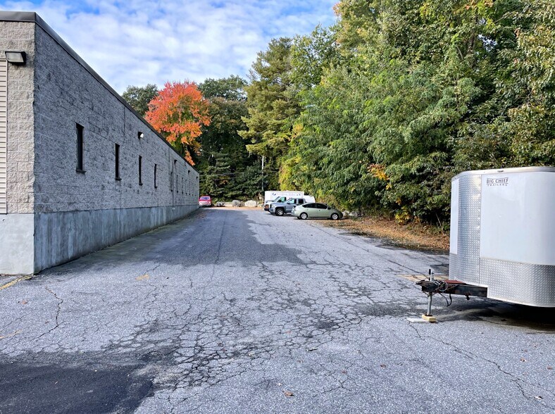 More Photos Of 323 Andover St, Wilmington Research And Development For Lease