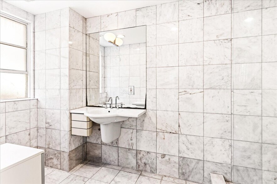 More Photos Of 109 N Orianna St, Philadelphia Office For Sale