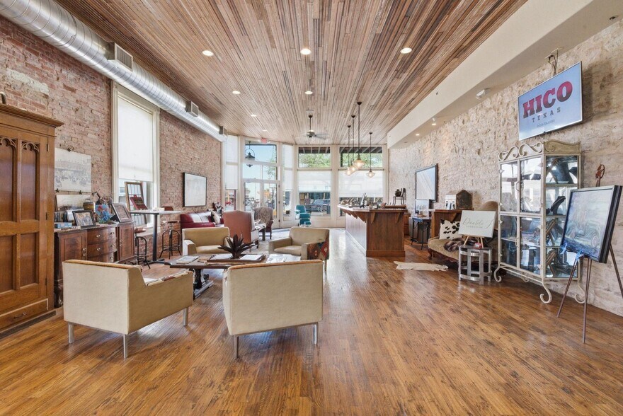 More Photos Of 103 N Pecan St, Hico Hotel For Sale