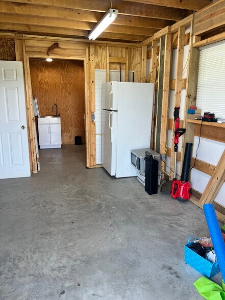 More Photos Of 510 Lillys Bridge Rd, Mount Gilead Flex For Sale