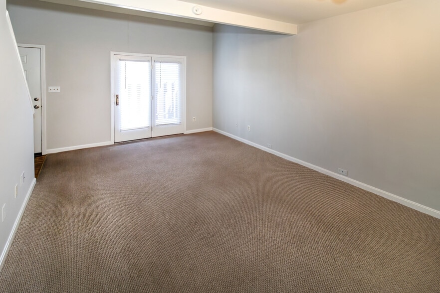 More Photos Of 1410 N Weinbach Ave, Evansville Apartments For Sale