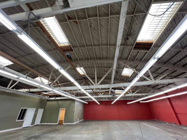 More Photos Of 146 W 21st St, Los Angeles Manufacturing For Sale