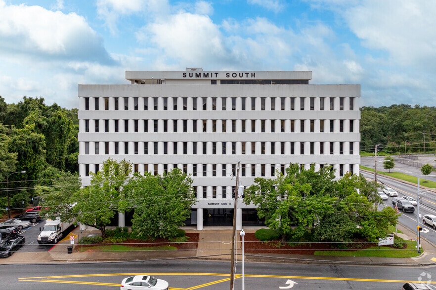 More Photos Of 777 Cleveland Ave SW, Atlanta Medical For Lease