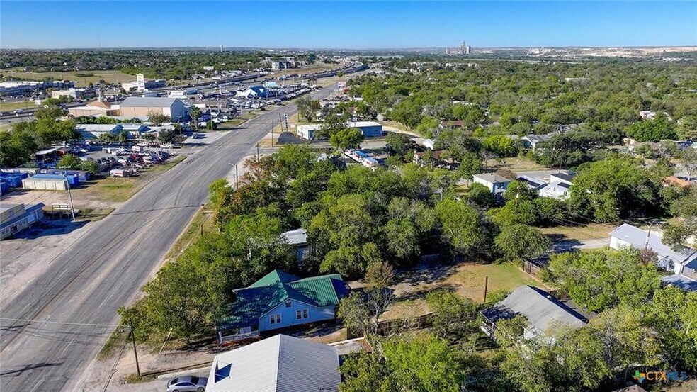 More Photos Of 1440 Business 35 Ave, New Braunfels Office For Sale