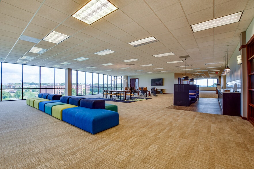 More Photos Of 10 Terrace Ct, Madison Office For Lease