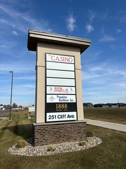 More Photos Of 251 N Cliff Ave, Harrisburg General Retail For Sale