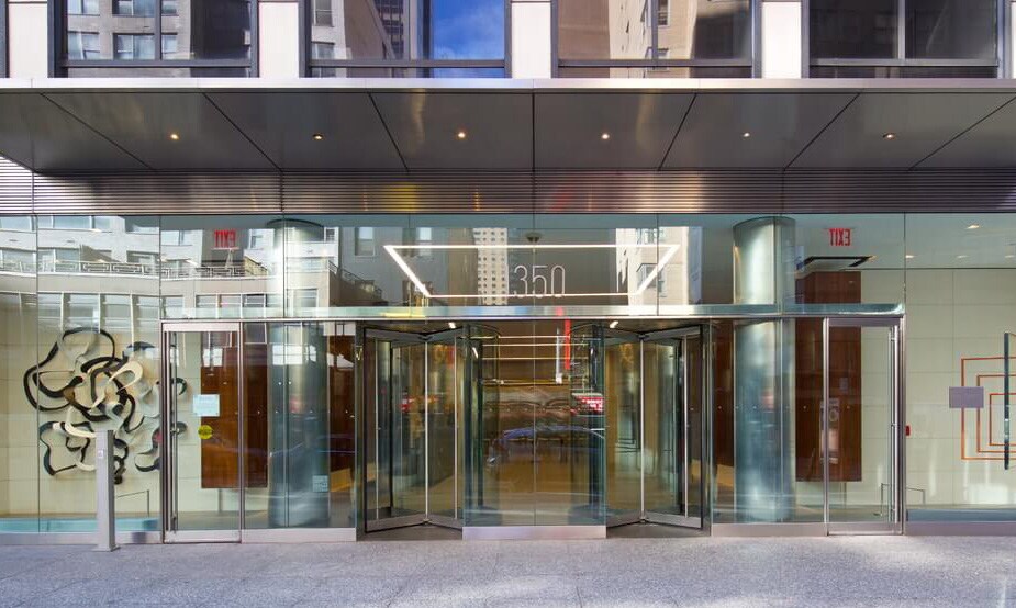 More Photos Of 1350 Avenue of the Americas, New York Office For Lease