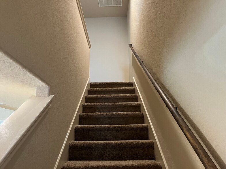 More Photos Of 7014 Donovan Way, San Antonio Apartments For Sale