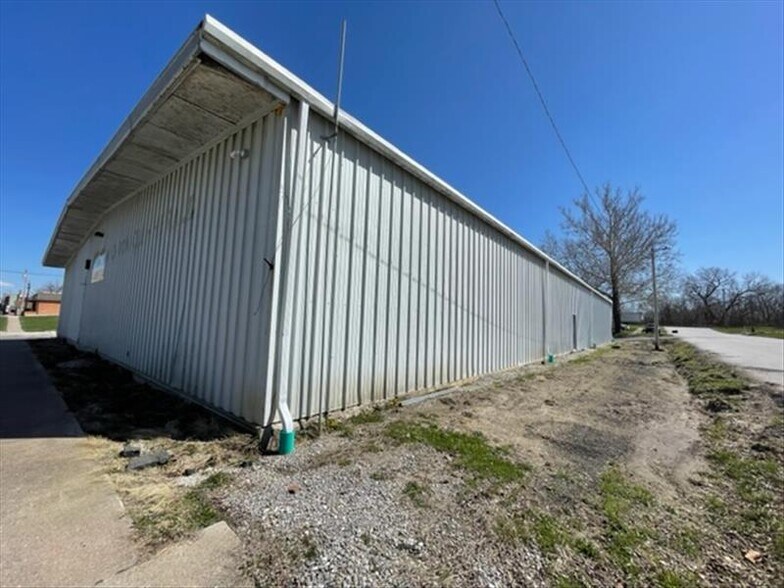 More Photos Of 204 W Bourke, Macon Warehouse For Sale