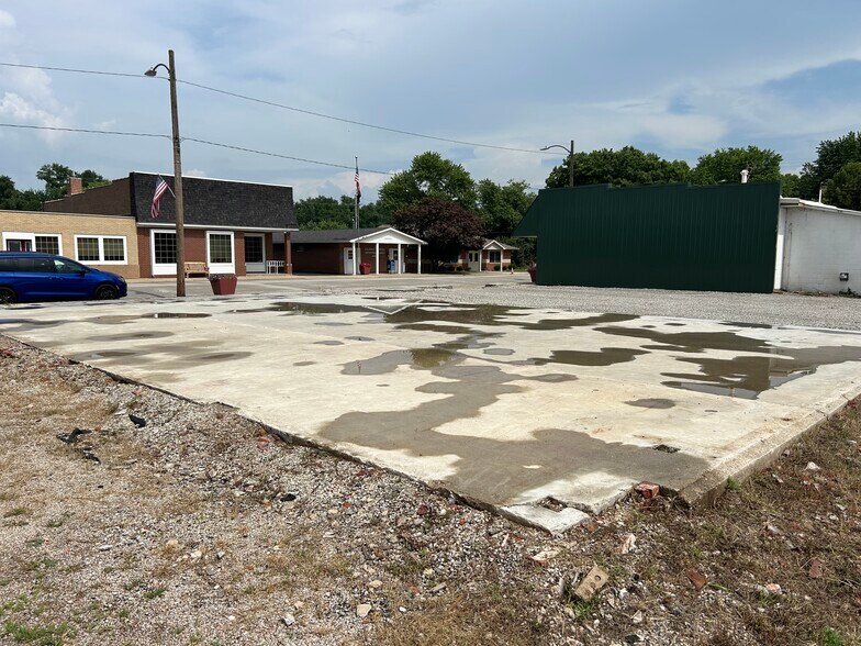 Primary Photo Of 107 Main st, Hutsonville Land For Sale