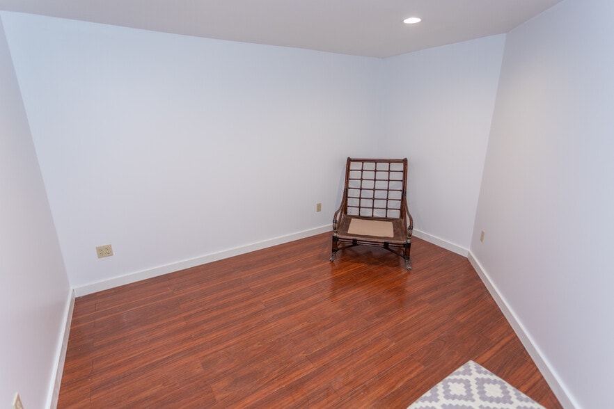 More Photos Of 1587 Boston Post Rd, Westbrook Unknown For Lease