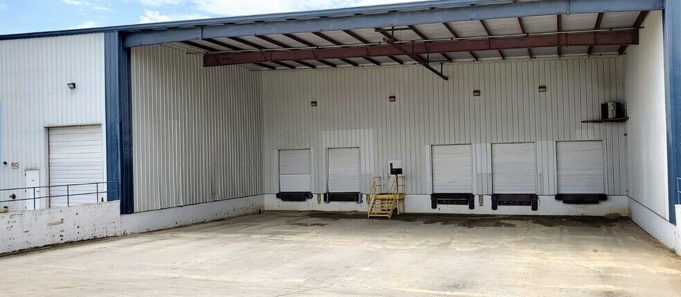 More Photos Of 201 Regional Pky, Orangeburg Warehouse For Lease