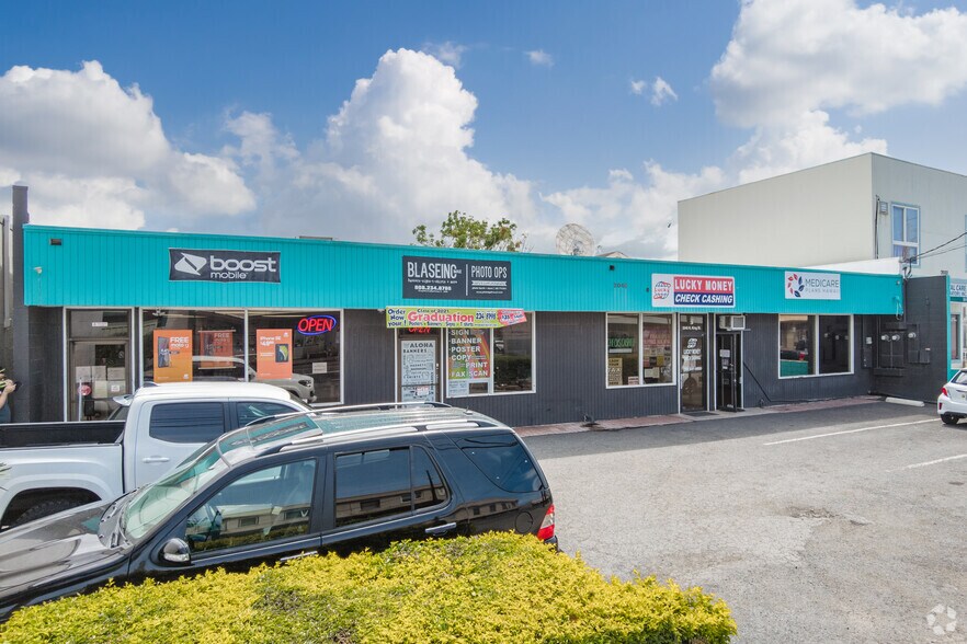 More Photos Of 2046 N King St, Honolulu General Retail For Sale