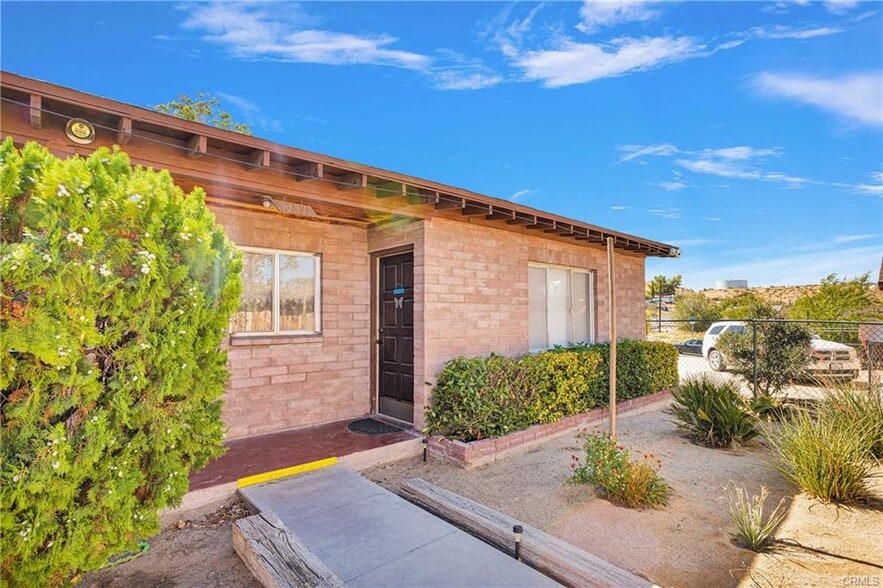 More Photos Of 15521-15531 4th St, Victorville Apartments For Sale