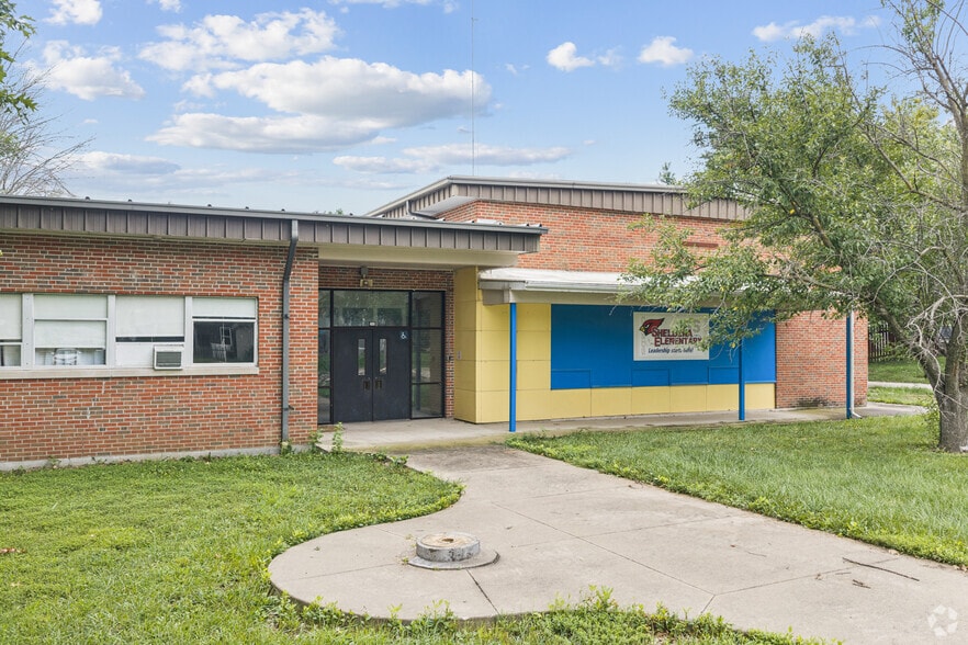 More Photos Of 111 W College Ave, Shelbina Schools For Sale