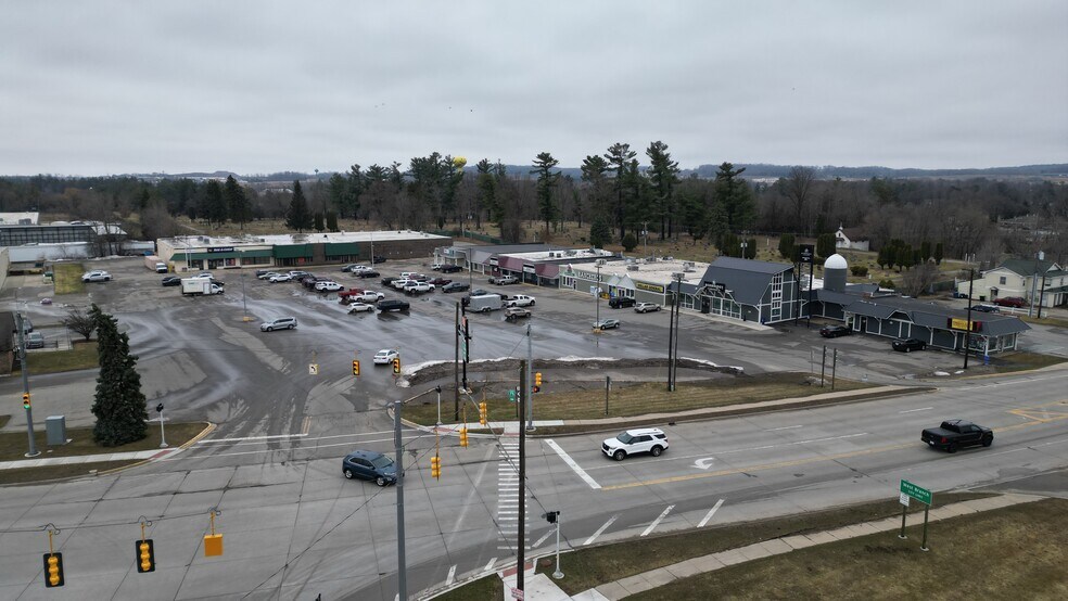 More Photos Of 520-522 E Houghton Ave, West Branch General Retail For Lease
