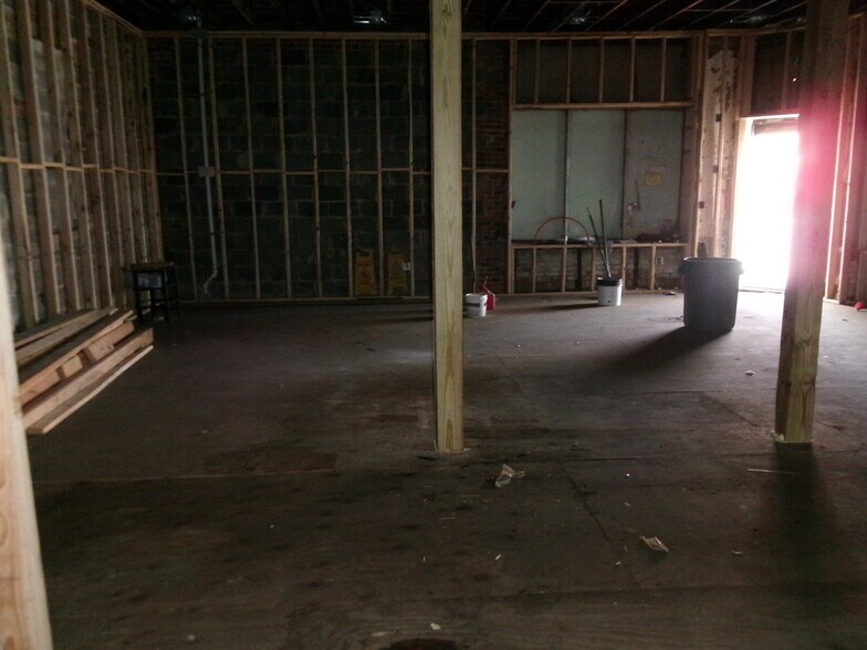 More Photos Of 337 Oak st, Passaic General Retail For Sale