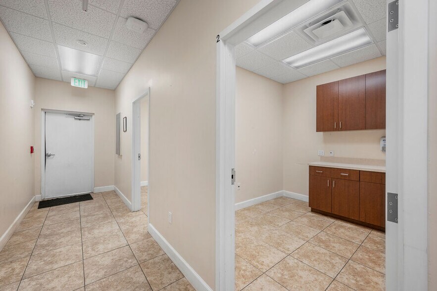 More Photos Of 1713 US Highway 441 N, Okeechobee Medical For Sale