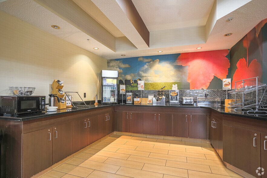 More Photos Of 3930 Stahl Dr SE, Grand Rapids Hotel For Sale