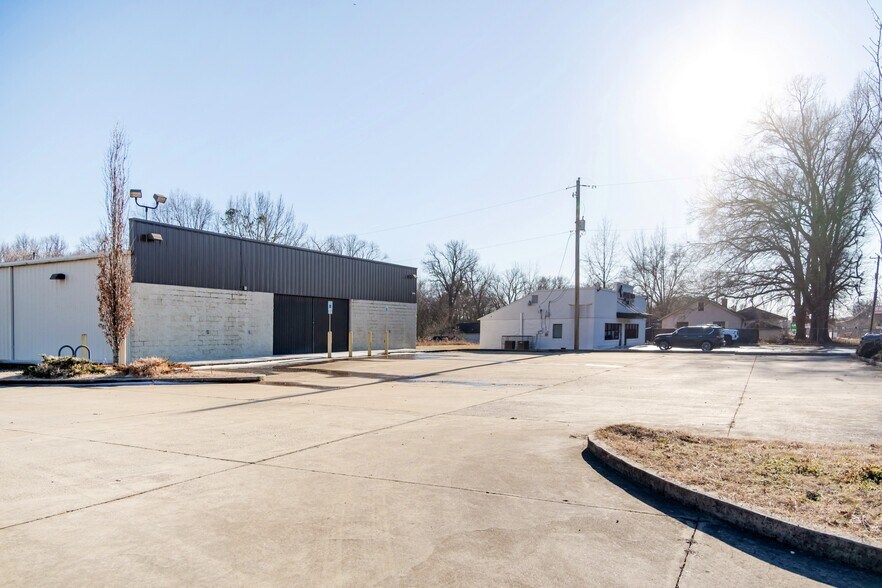 More Photos Of 5226 Highway 61, Memphis Freestanding For Lease
