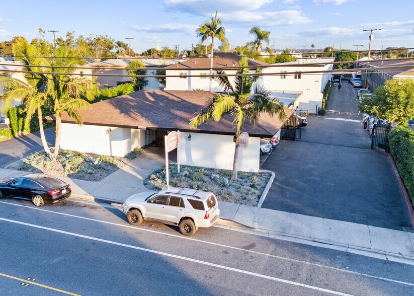 Primary Photo Of 11500 Colima Rd, Whittier Apartments For Sale