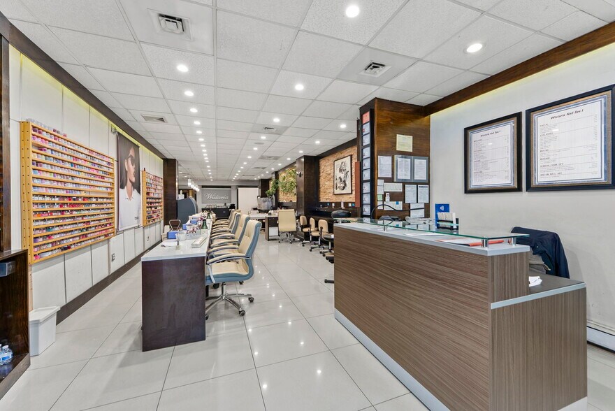 Primary Photo Of 10 Christopher St, New York Apartments For Lease