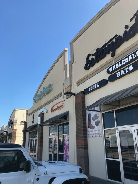 More Photos Of 11536 Harry Hines Blvd, Dallas General Retail For Sale