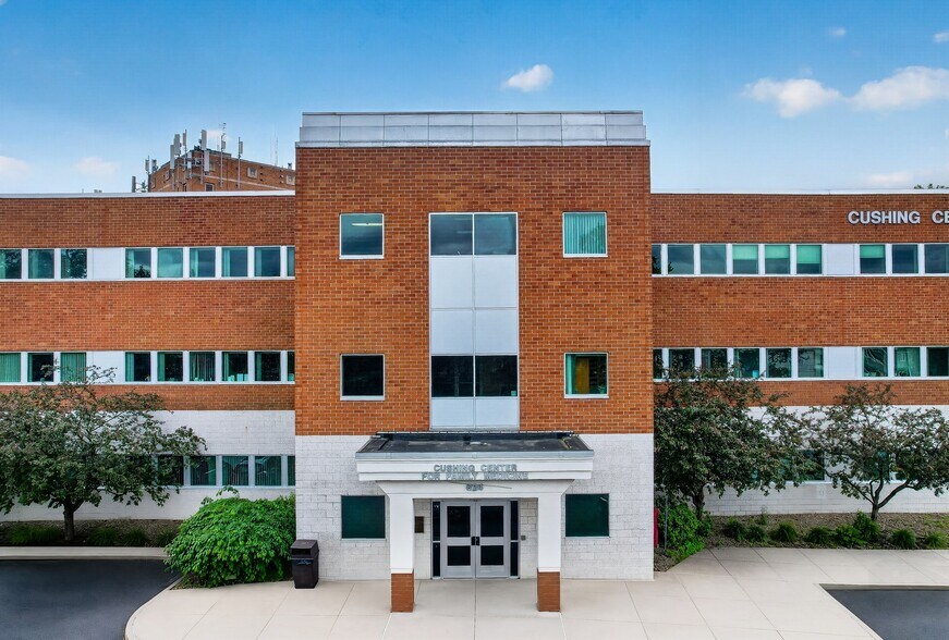More Photos Of 624 McClellan St, Schenectady Medical For Lease